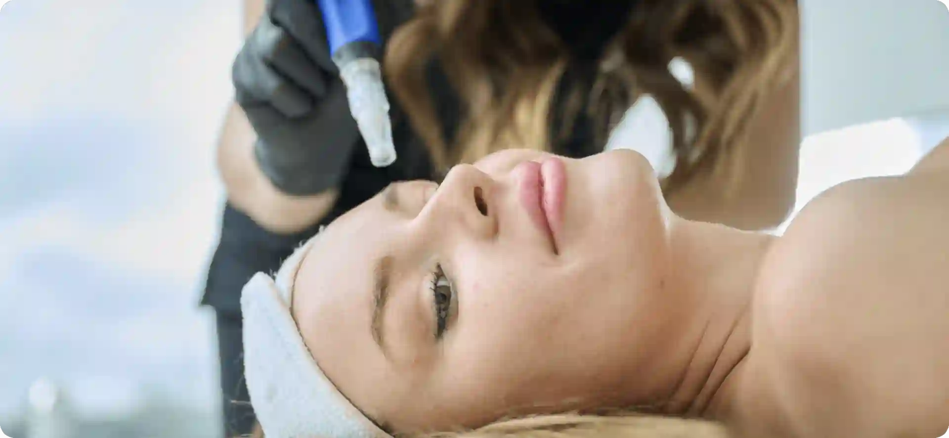 How Do Microneedles Trigger New Collagen and Elastin in Loose Skin Broxburn?